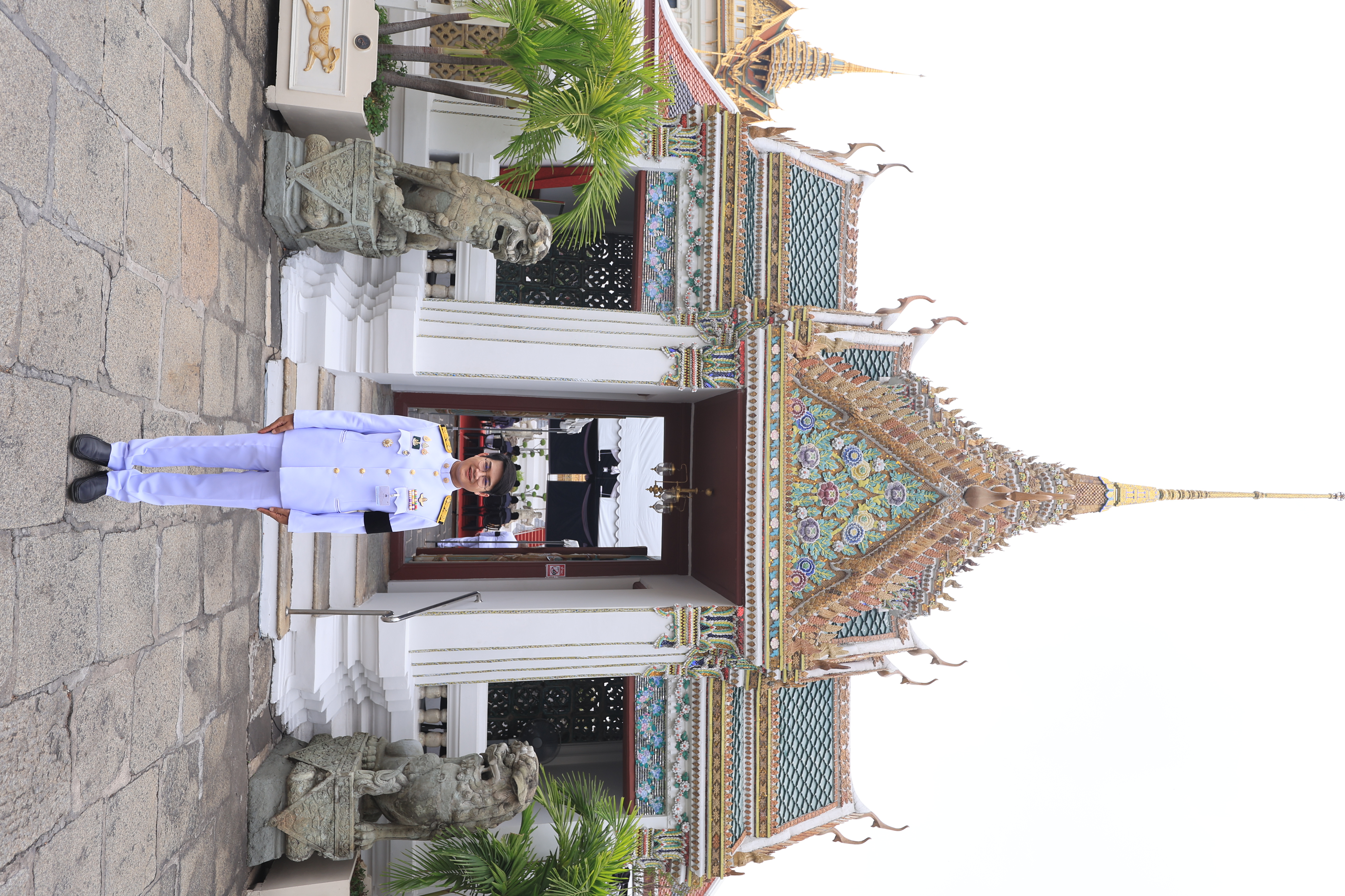 title - คณะผู้บริหาร ส.ป.ก. ร่วมผลัดเวรเฝ้าฯ พระพิธีธรรมสวดพระอภิธรรมพระบรมศพ สมเด็จพระนางเจ้าสิริกิติ์ พระบรมราชินีนาถ พระบรมราชชนนีพันปีหลวง